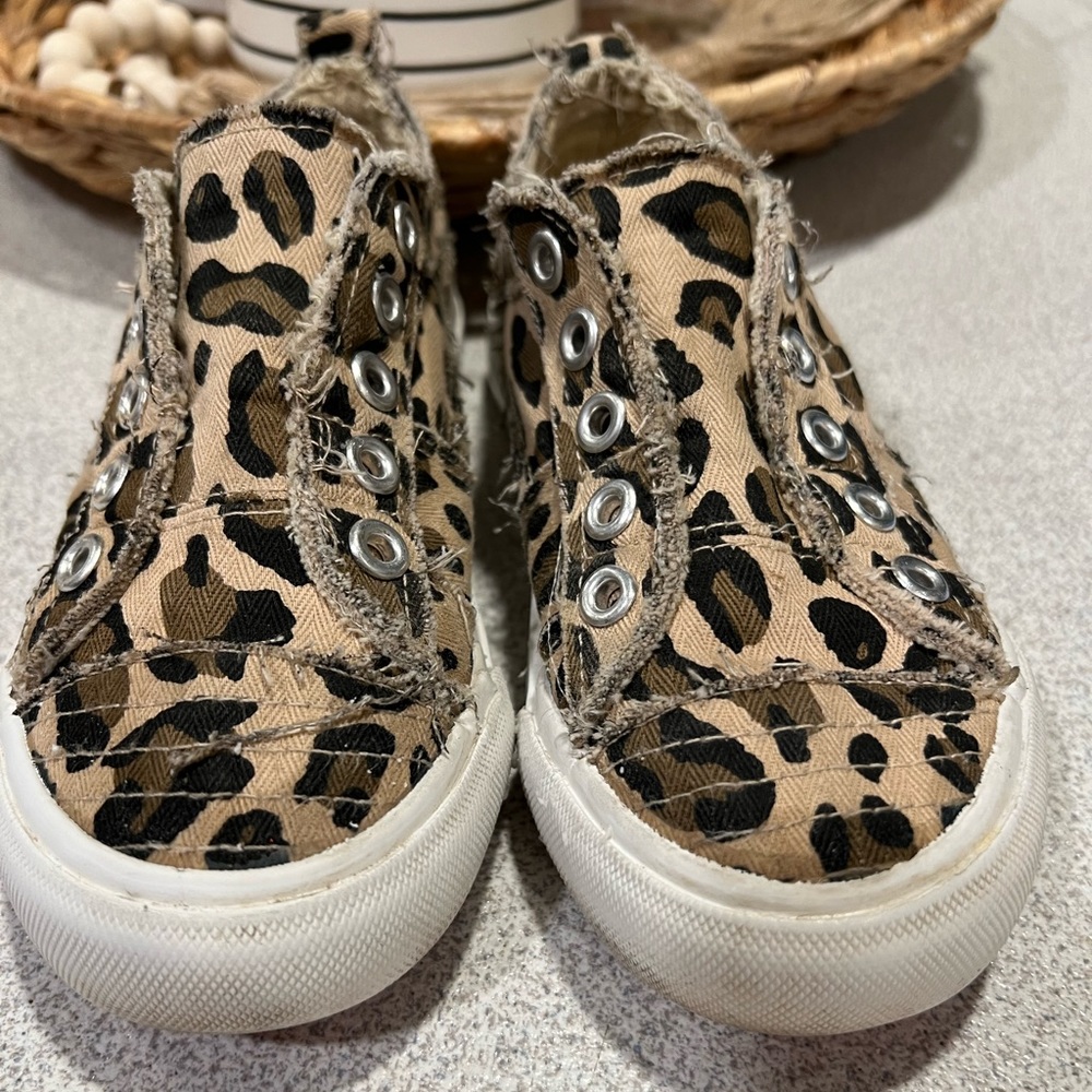 Corkys Babalu leopard print girls shoes size 11